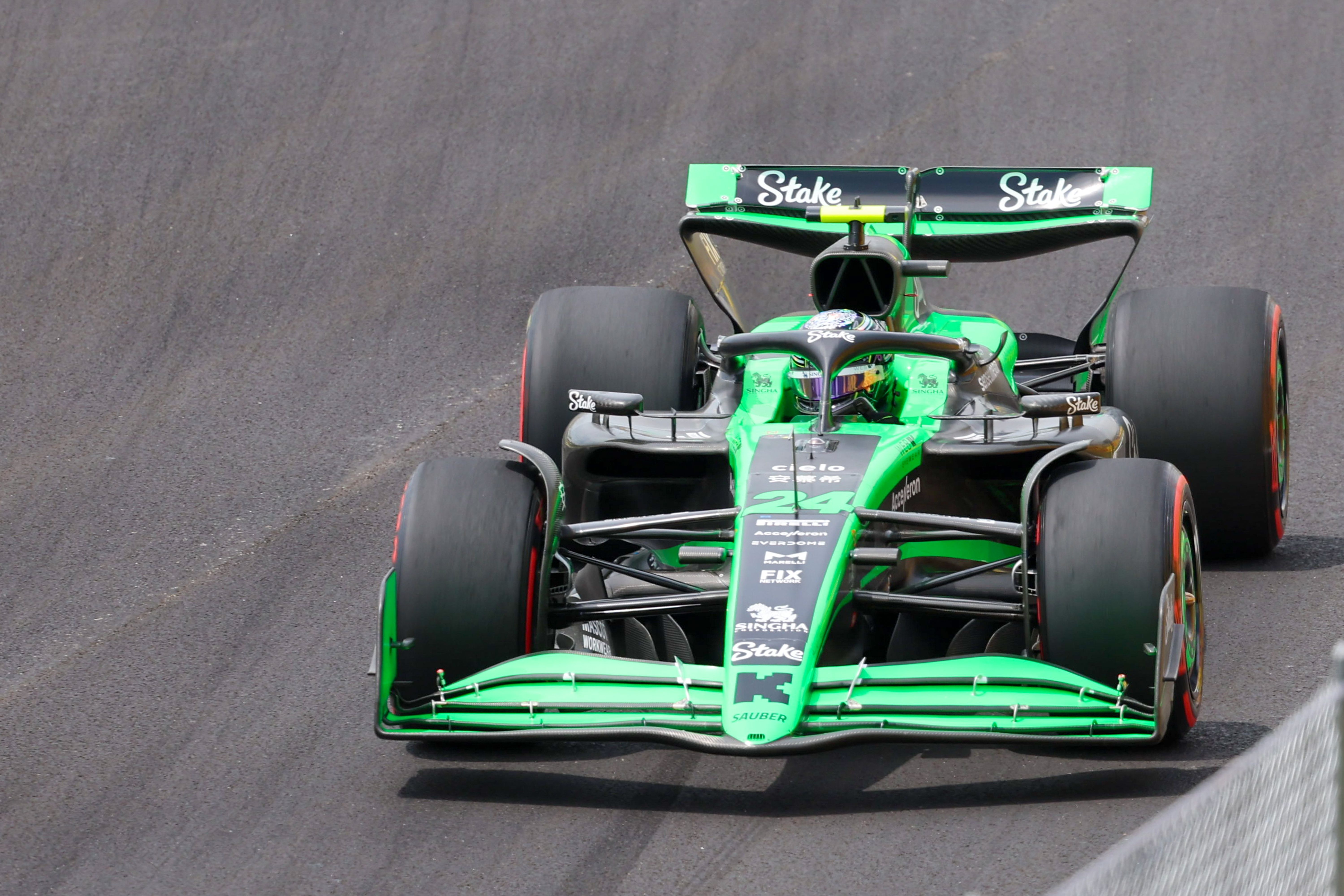 索伯车队险胜法拉利,周冠宇刷新纪录的简单介绍 索伯车队险胜法拉利,周冠宇刷新纪录的简单介绍